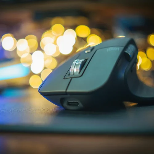 Melhores Mouses Ergonômicos para Quem Trabalha 8+ Horas por Dia (Guia Técnico)